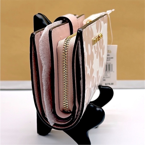 Michael Kors Pink and White Floral Wallet - Picture 4 of 16